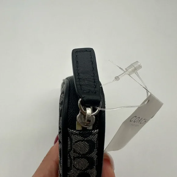 Coach • Signature Eyeglass Case - Picture 3 of 9